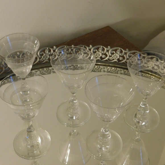 Cordial /Liquor Glasses Etched Vintage Set 5 - Picture 4 of 4
